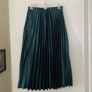 Zara Emerald Pleated Holiday Skirt NWT Size S
